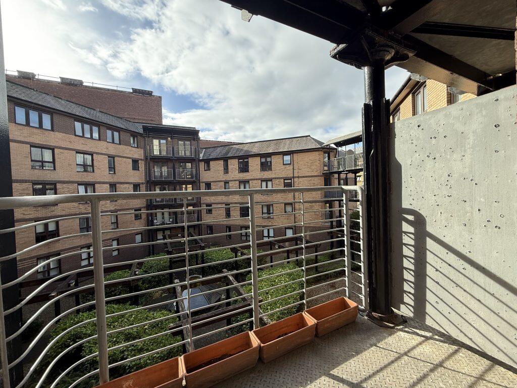 Apartment in Glasgow - More