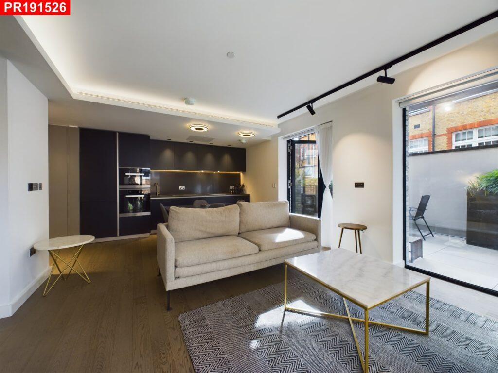 Main image of property: Holborn – 2 Bedrooms Flat