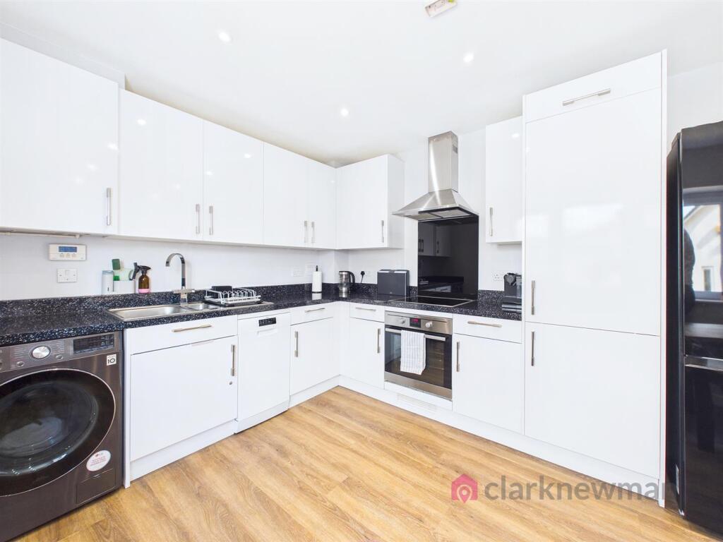 Apartment in Harlow, The High - View 3