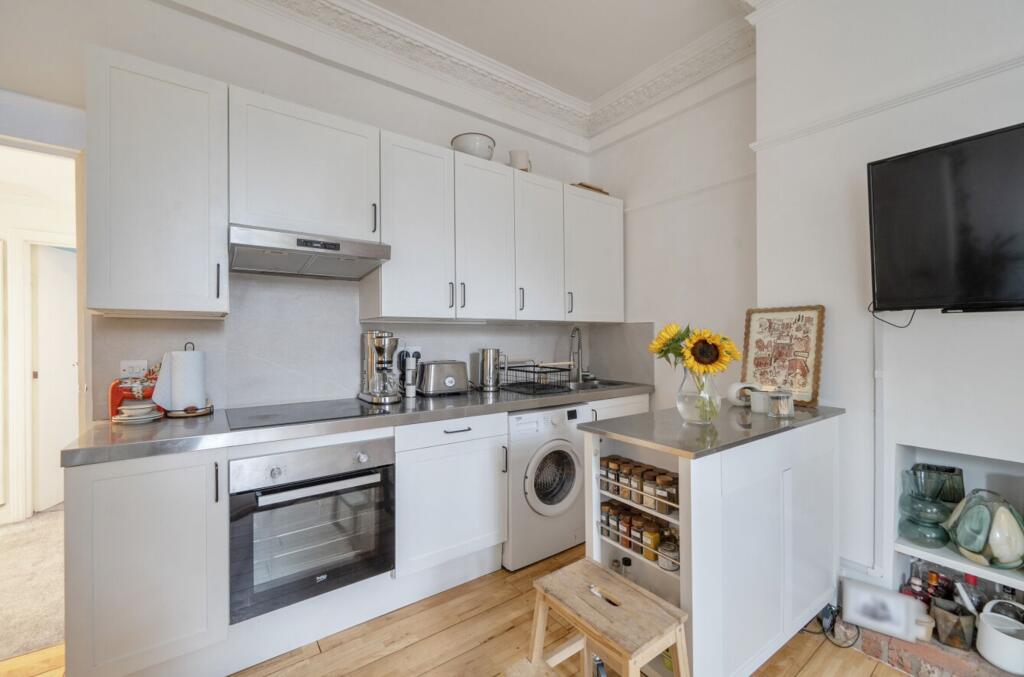 Apartment in London - View 3