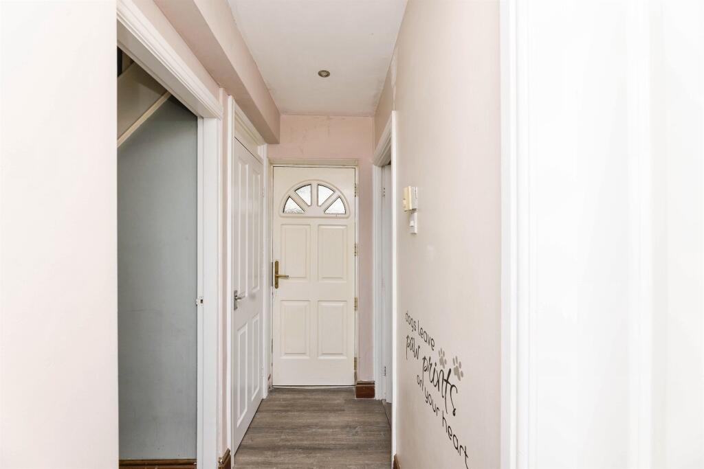 House in Bradford, Trident - View 5