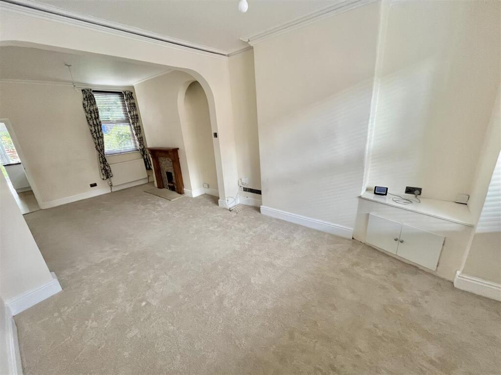 Grange Road, Sale photo 2