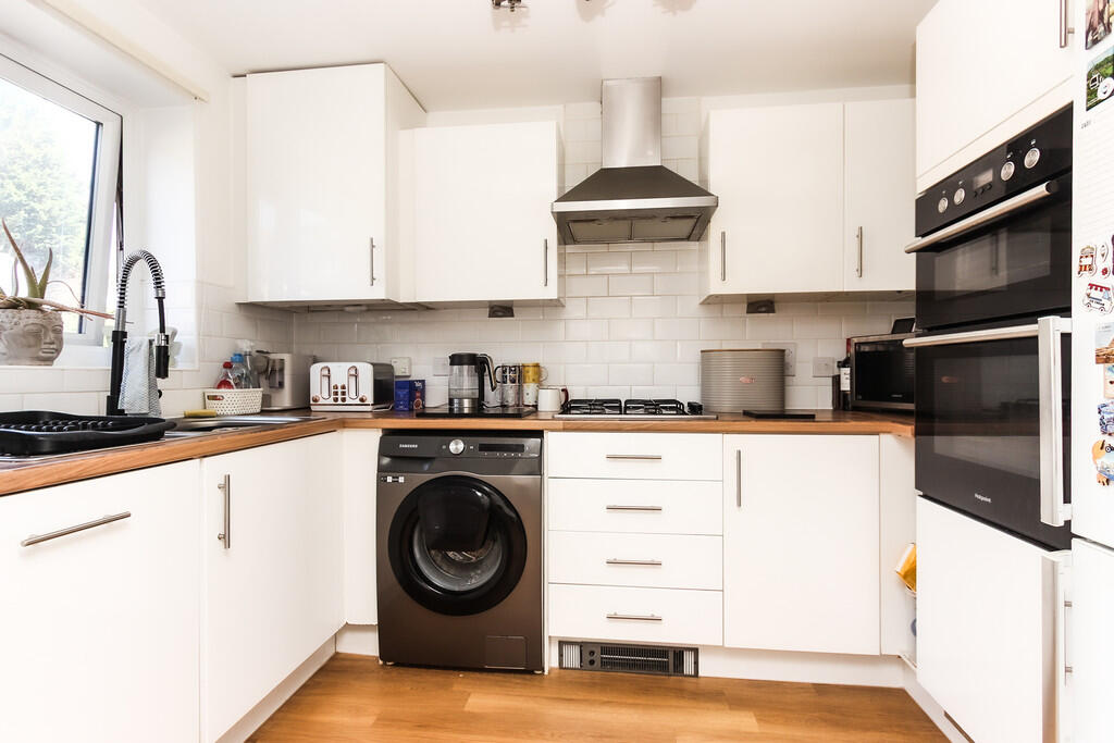 Neptune Road, Wellingborough - View 3
