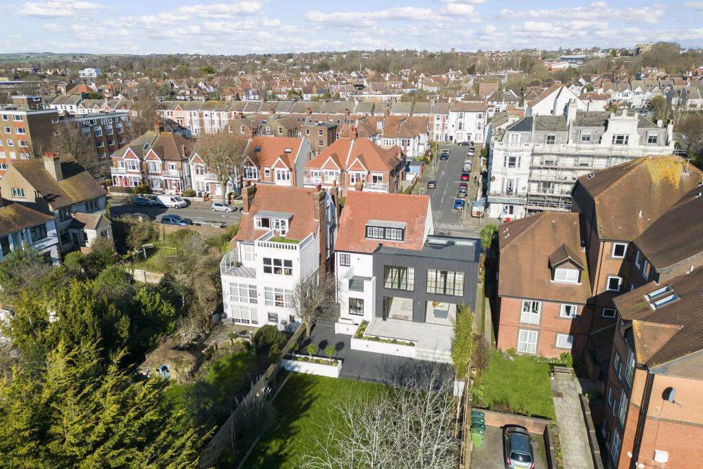 Apartment in Hove - View 2