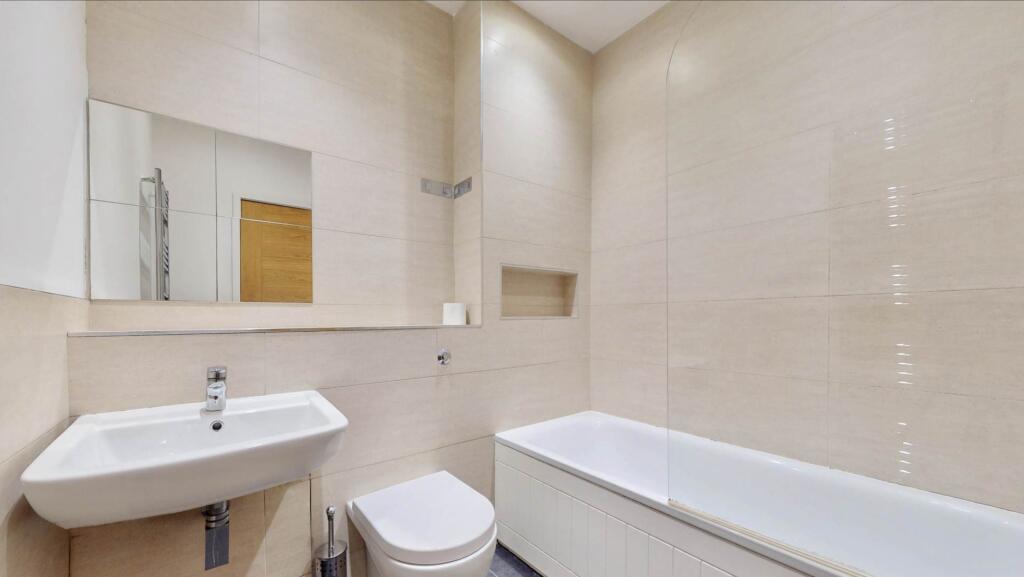 Apartment in London - More