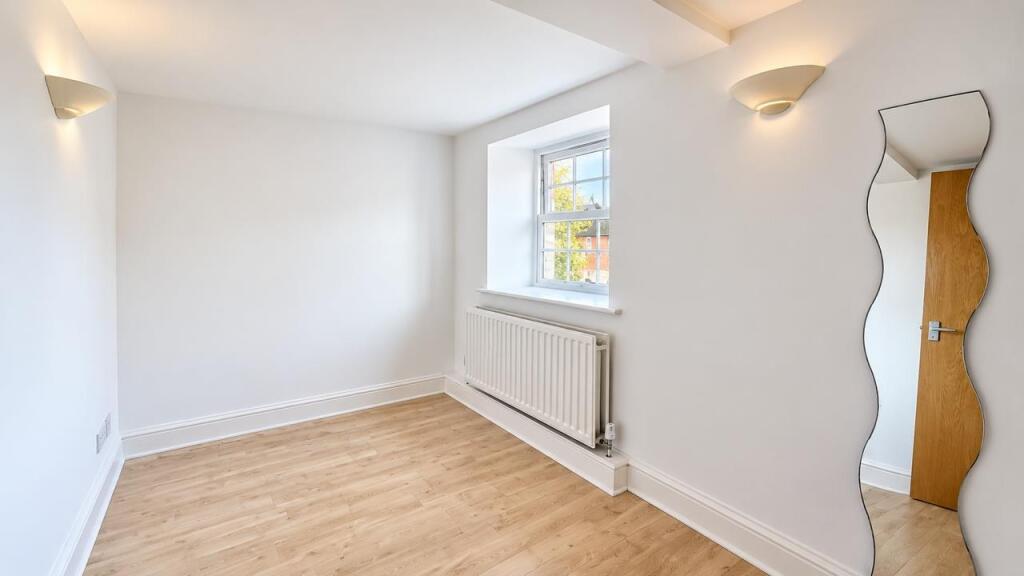 Apartment in Tonbridge - View 4