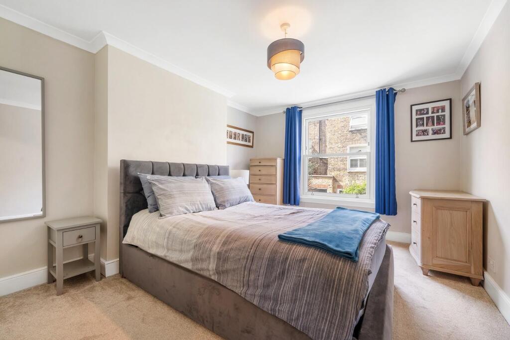 Apartment in London - More