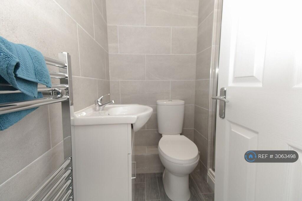 Apartment in Leeds - More