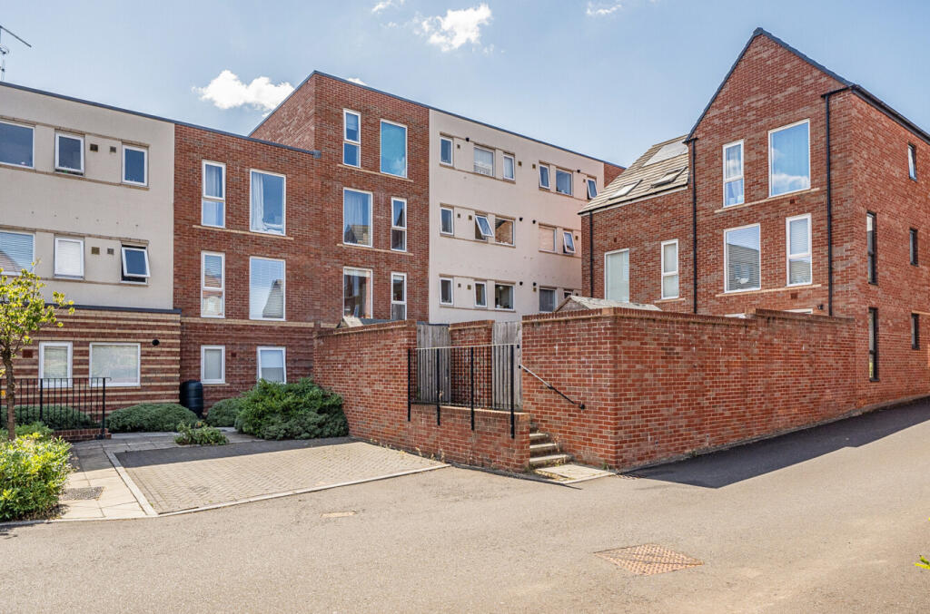 12 Hengrove Way, Filwood, Bristol photo 2