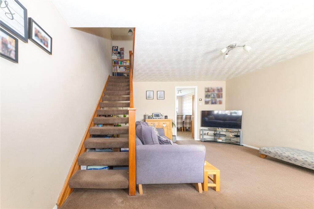 Claverley Green, Luton, Bedfordshire, LU2 - More
