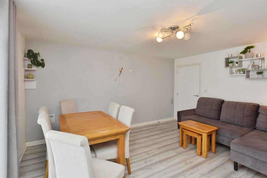 Apartment in Milton Keynes, Fairfields - View 4