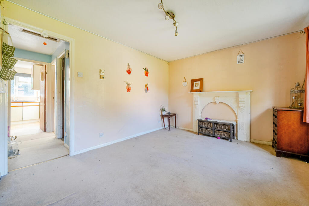 Alterton Close, Woking, GU21 photo 2