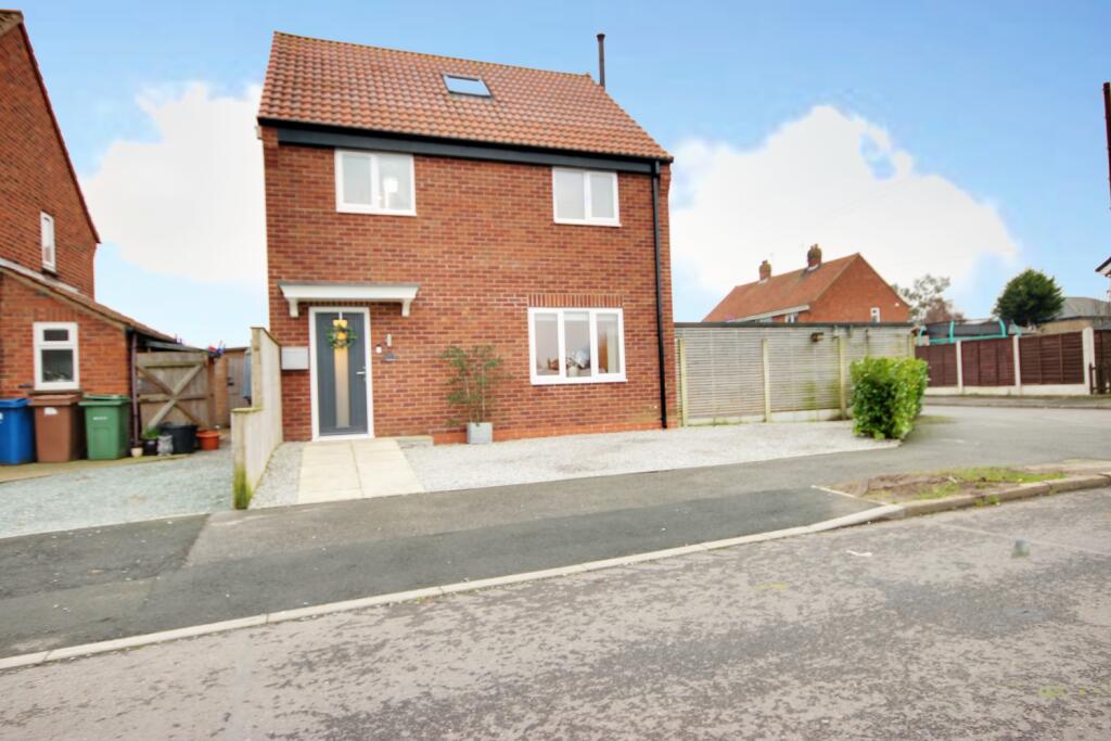 Main image of property: 3A Queensway, Woodmansey, Beverley