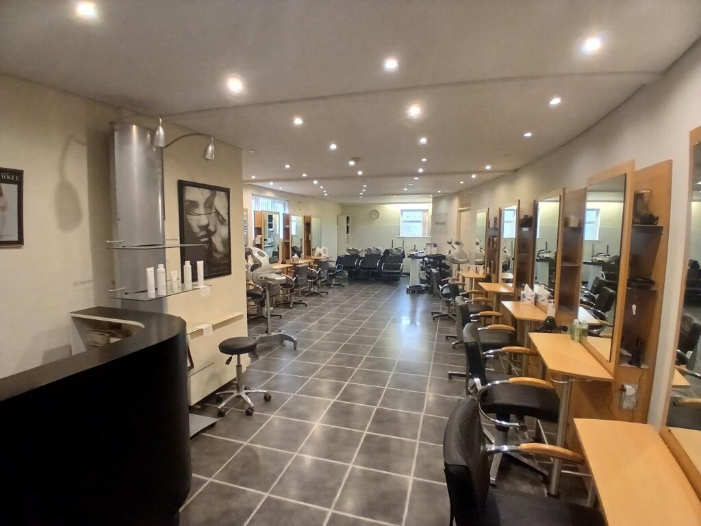 Main image of property: 31-33 Queens Road, Nuneaton, Warwickshire, CV11 5JT