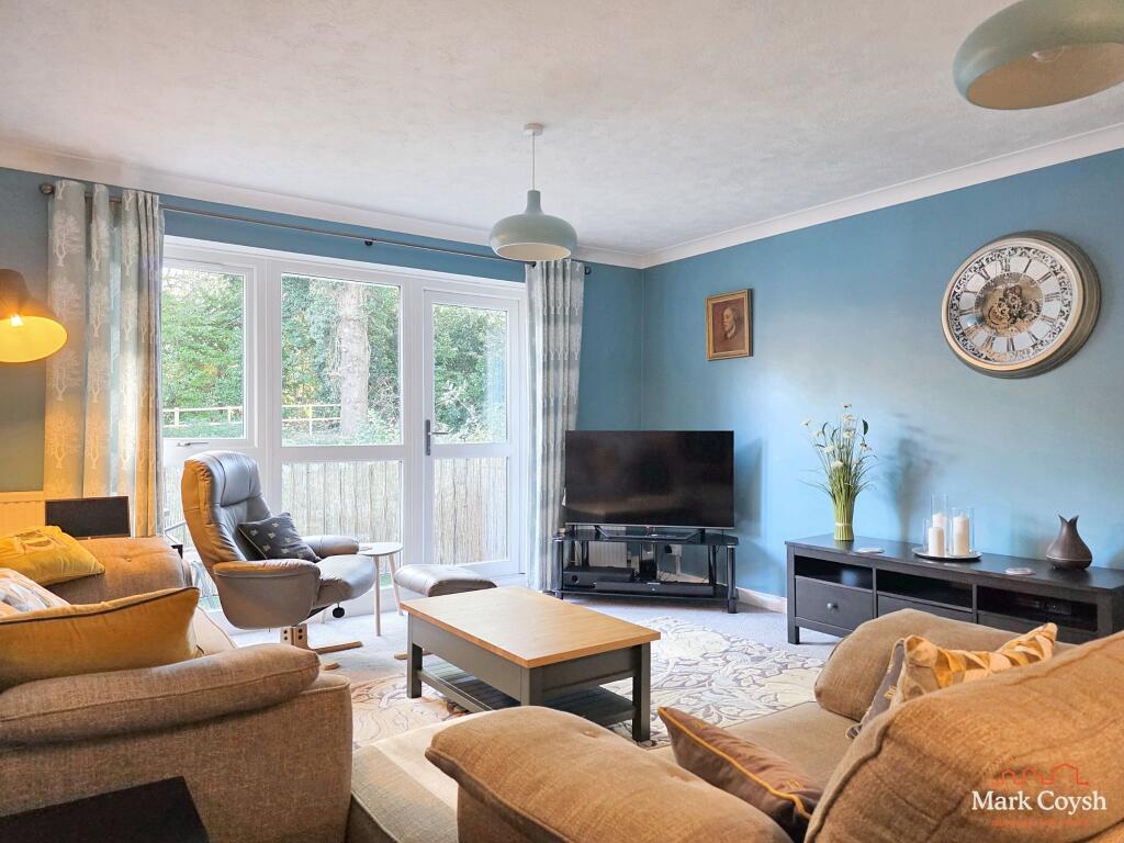 Kings Court, The Avenue, Tadworth - View 3