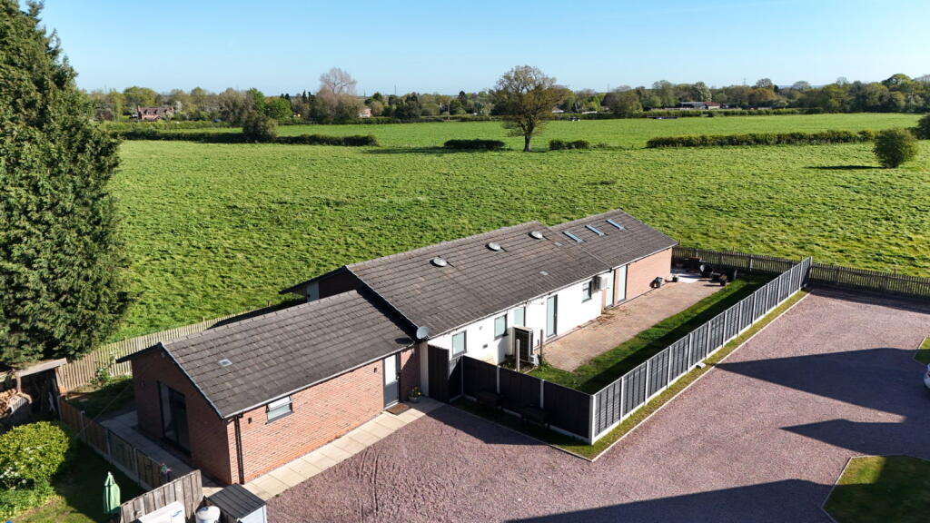 Main image of property: Cross Green Farm, Dark Lane, Coven, Wolverhampton, WV10 7PN