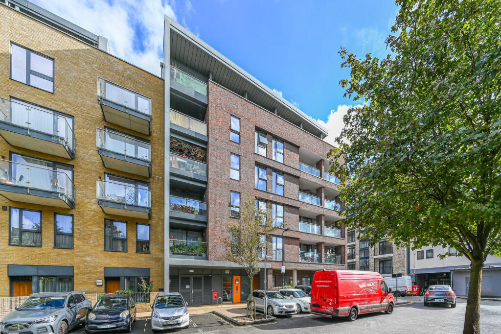 Apartment in London - View 3