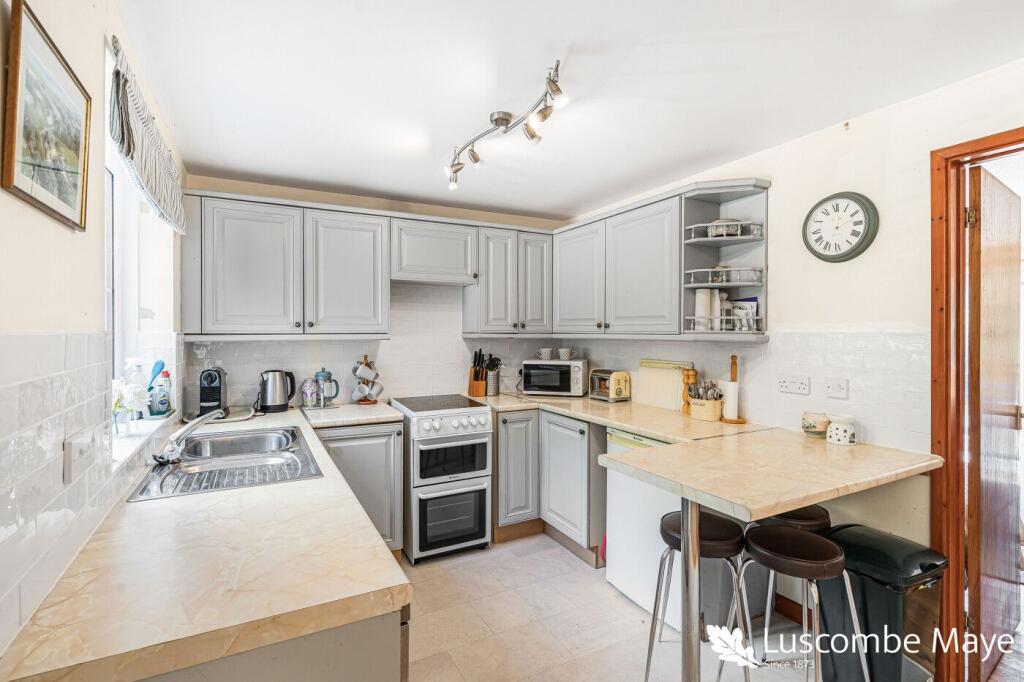House in South Hams, South Milton - More