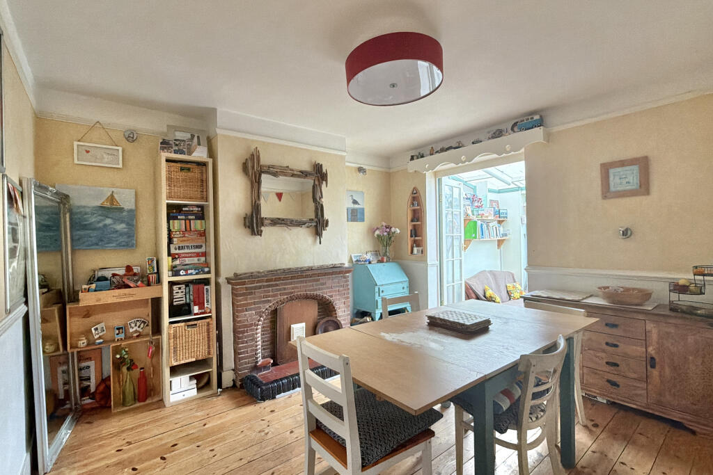 Lynton Road, Hythe, Kent photo 3