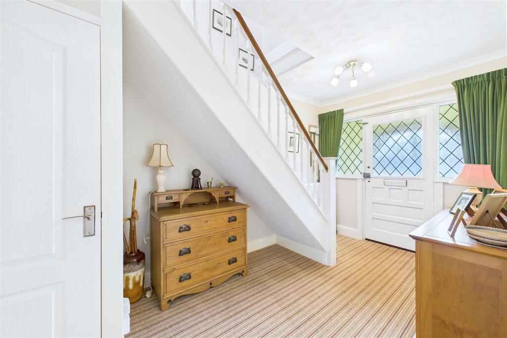 Detached 1930’s home in Upper Clevedon image 4