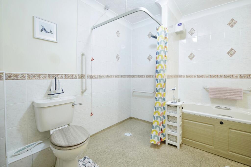 Apartment in Bradford - View 5