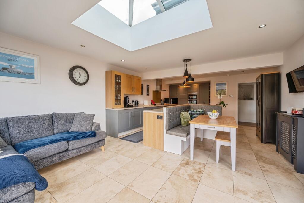 House in Hayling Island, South Hayling - View 3