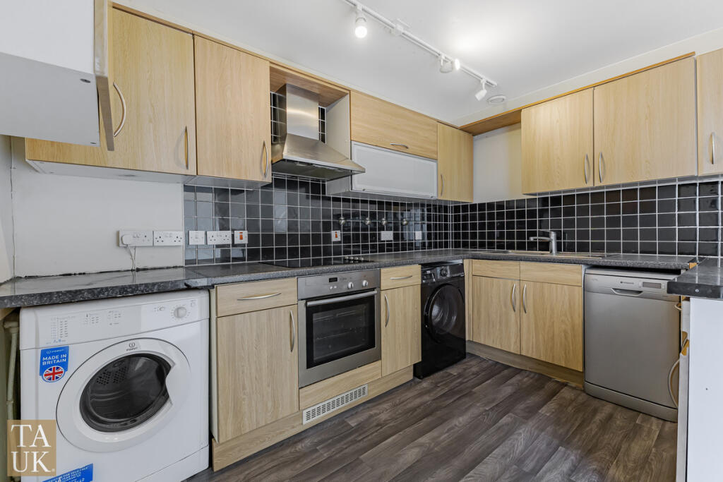 Apartment in Bolton - View 4