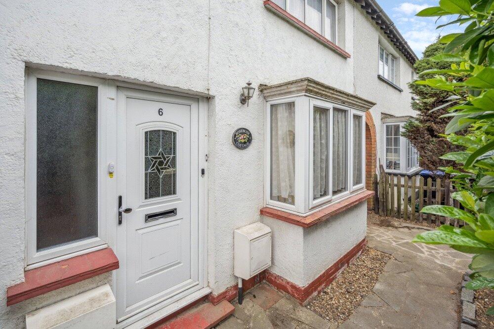 Main image of property: Oxford Road, Gerrards Cross, SL9