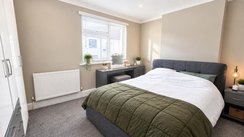 House in Cannock Chase, Pye Green, Hednesford - More