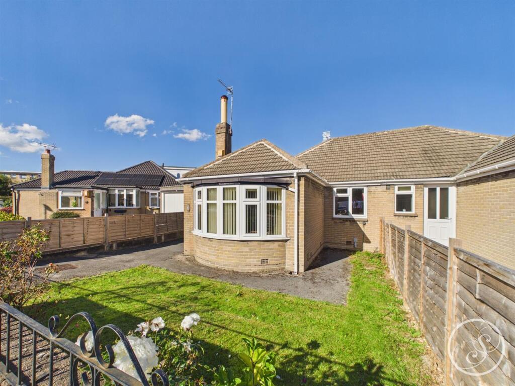 Main image of property: Carr Manor Croft, Leeds