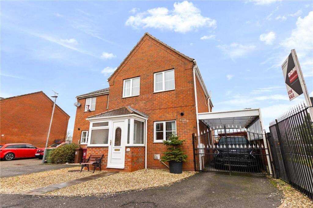 3-bed semi-detached on Anchors Way, Brigg, North Lincolnshire, DN20, £190,000