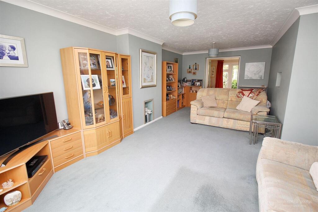 Warborough Avenue, Tilehurst, Reading photo 4