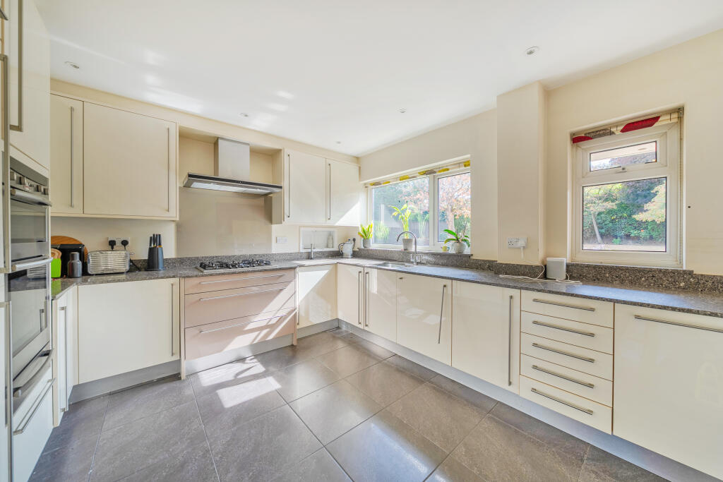 Netherfield Road, Harpenden, AL5 photo 3