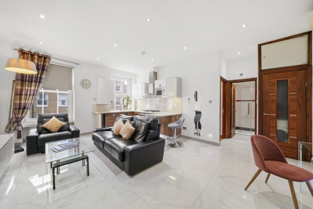 Apartment in London, City of Westminster - View 2