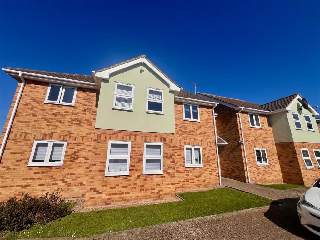 Main image of property: Thornwood Court, 86-88 Hudson Road, Leigh On Sea