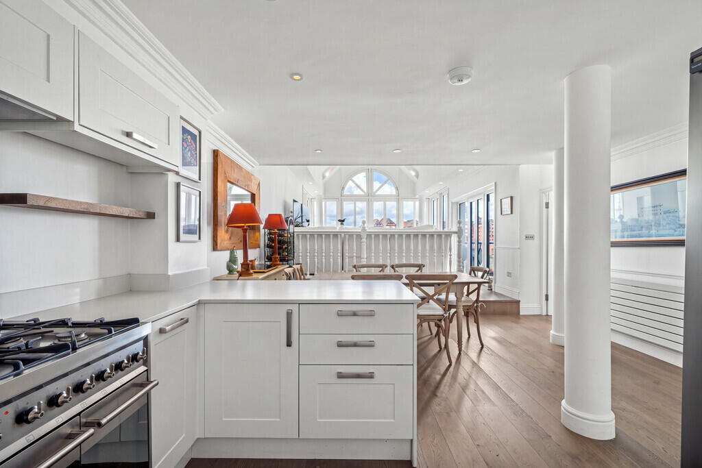 Apartment in London - View 5