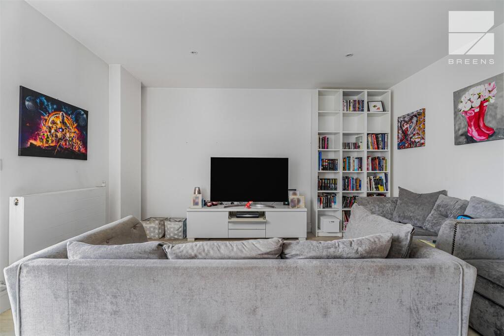Apartment in London, Central Highams Park, Highams Park - View 5