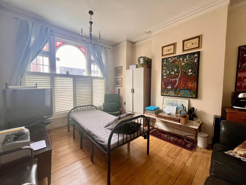 2 bedroom house for rent