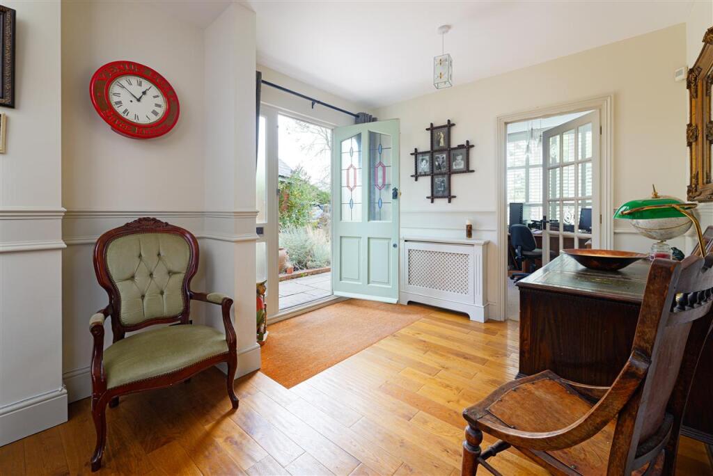 House in Ashford, Hinxhill - More
