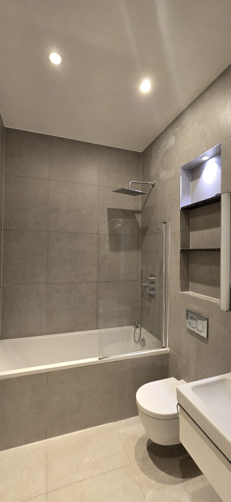 Apartment in Slough - More