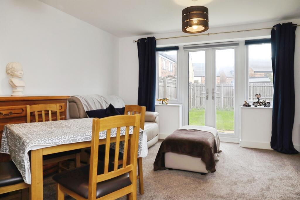 Swan Road, Lakeside, Doncaster photo 4