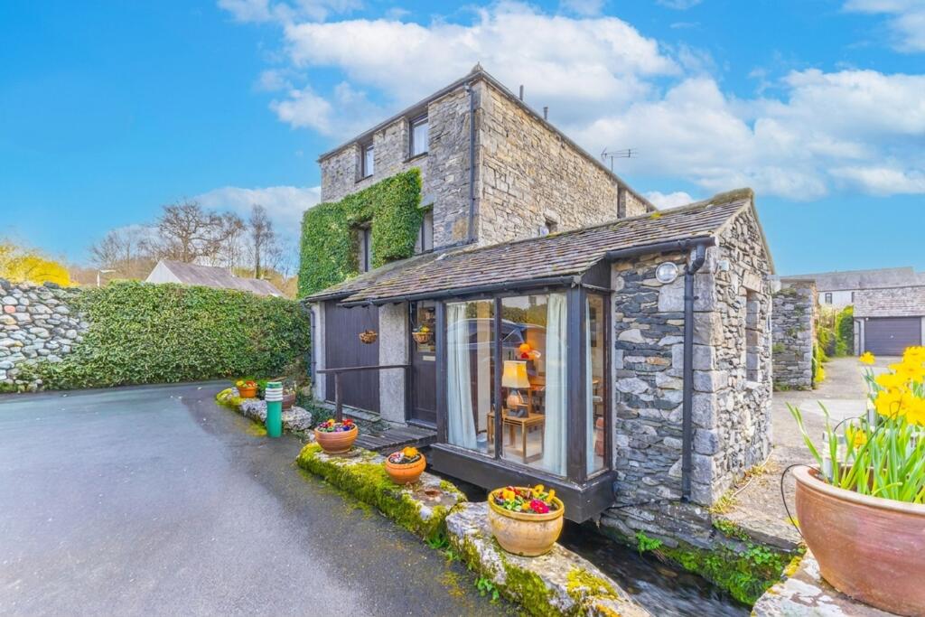 Main image of property: 1 Stonebeck, Lindale