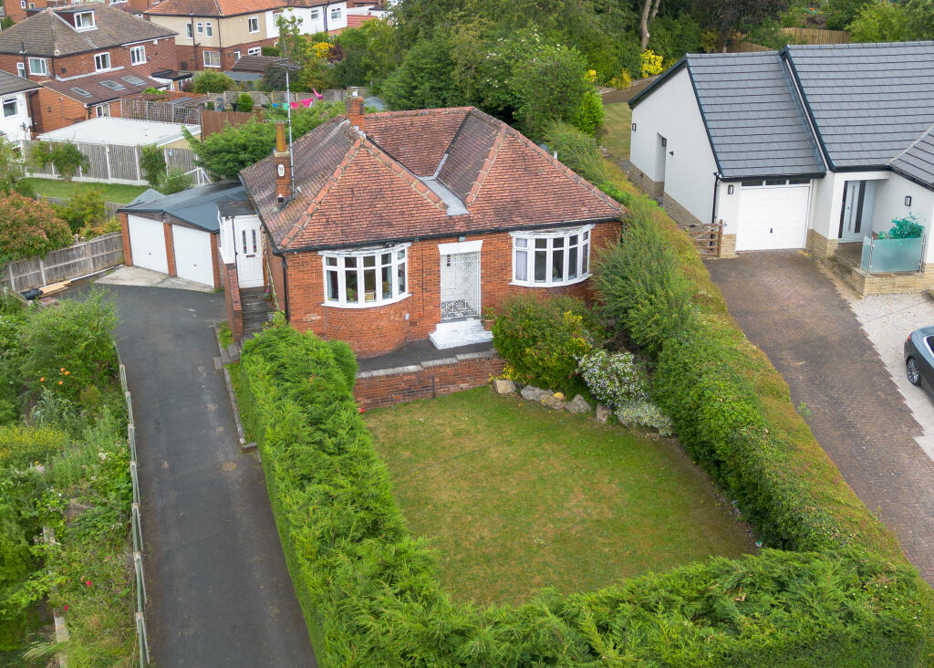 2-bed detached on Hollyshaw Lane, Leeds, LS15 7BA, £260,000