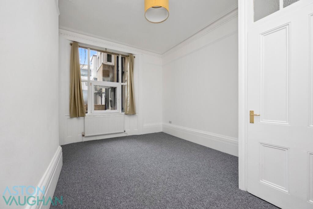 Apartment in Hove, Brighton and Hove - View 4