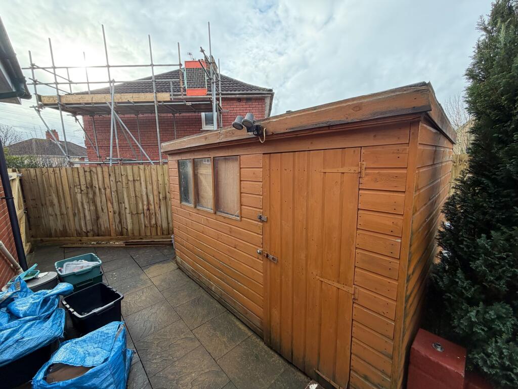 5 bedroom terraced house for rent