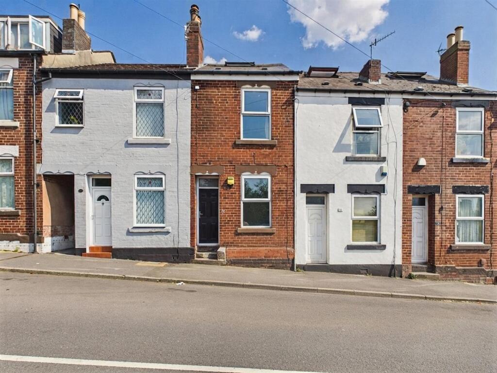 Main image of property: 16 Manor Oaks Road, Sheffield, S2 5QR