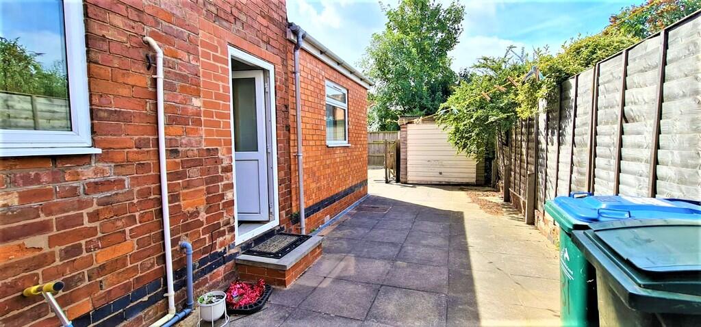 1 bedroom house share for rent