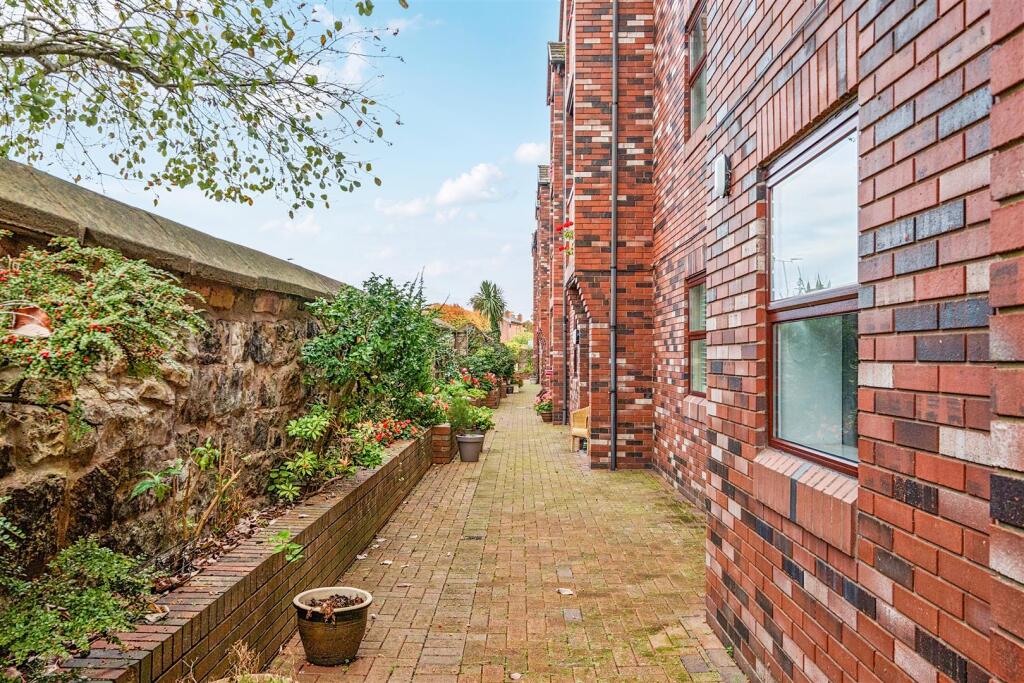 Apartment in Shrewsbury - View 4