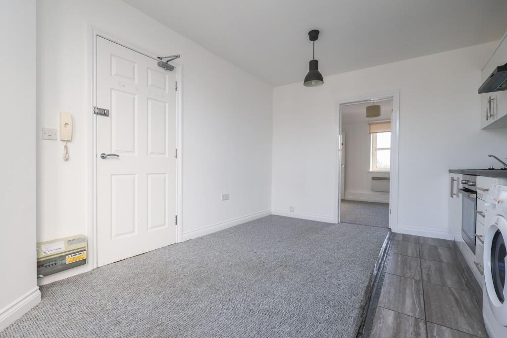 Apartment in Truro - More
