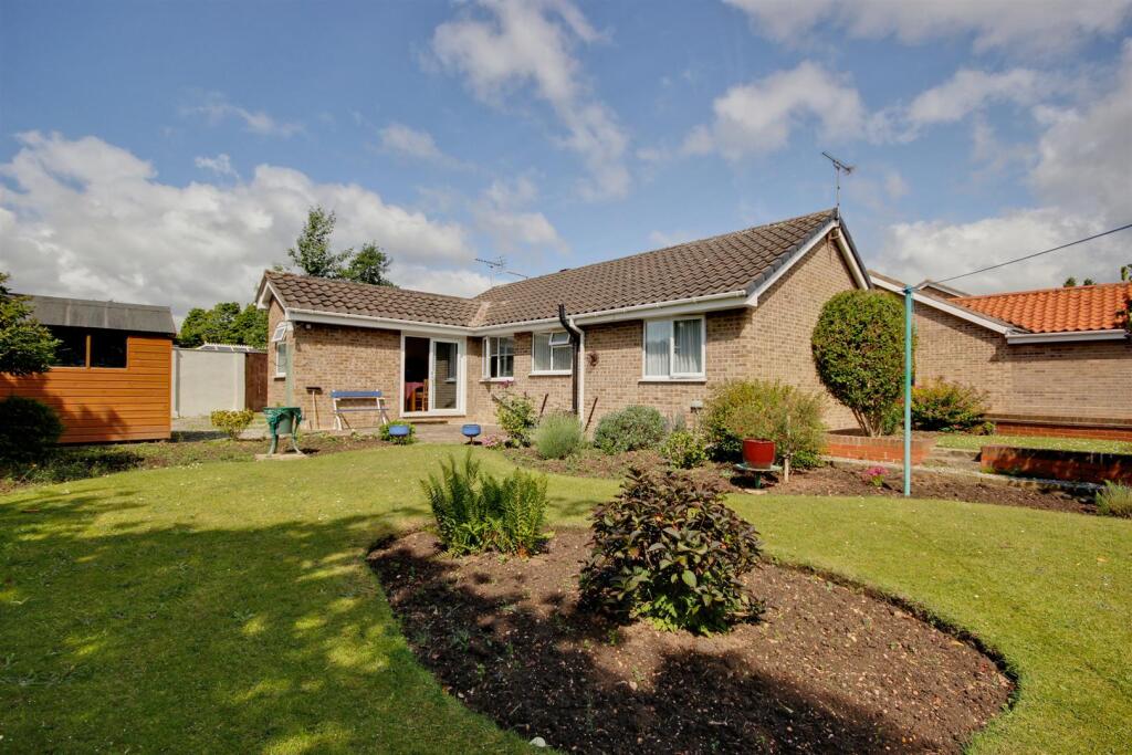 Main image of property: The Lawns, Anlaby, Hull